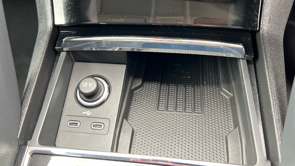 Skoda Karoq Petrol White #29