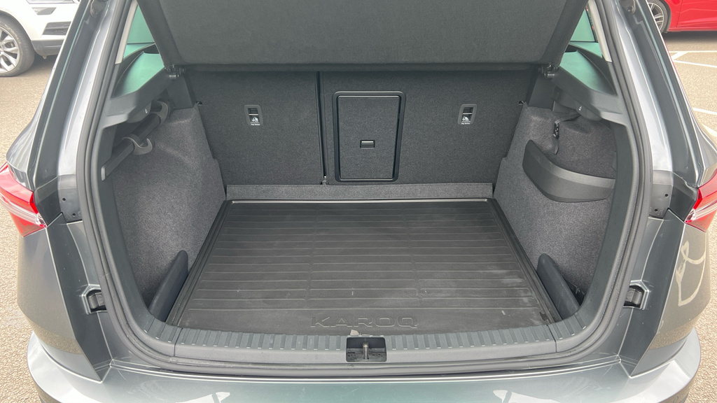 Skoda Karoq Petrol White #15