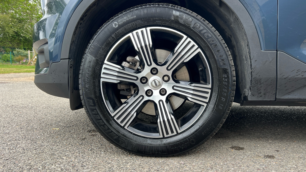 Volvo XC40 T3 R-design Grey #17