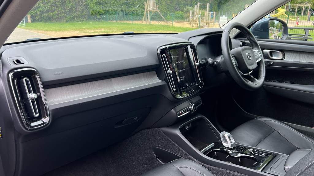 Volvo XC40 T3 R-design Grey #10