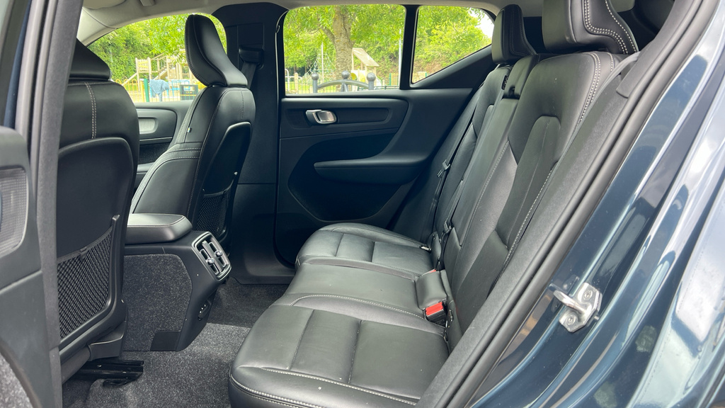 Volvo XC40 T3 R-design Grey #14