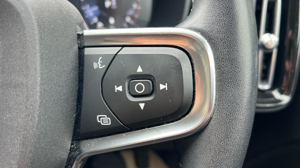 Volvo XC40 T3 R-design Grey #23