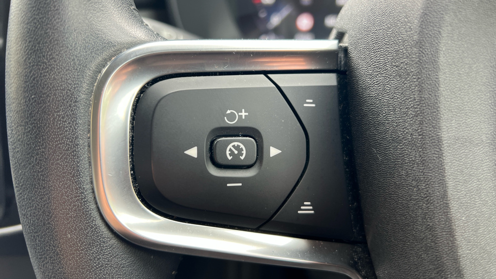 Volvo XC40 T3 R-design Grey #24