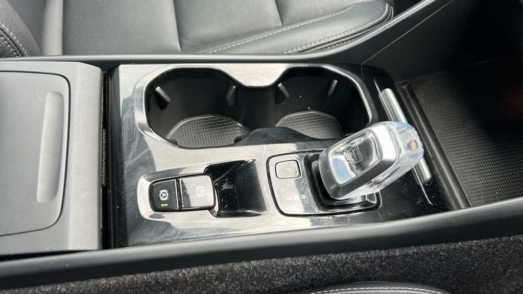 Volvo XC40 T3 R-design Grey #29