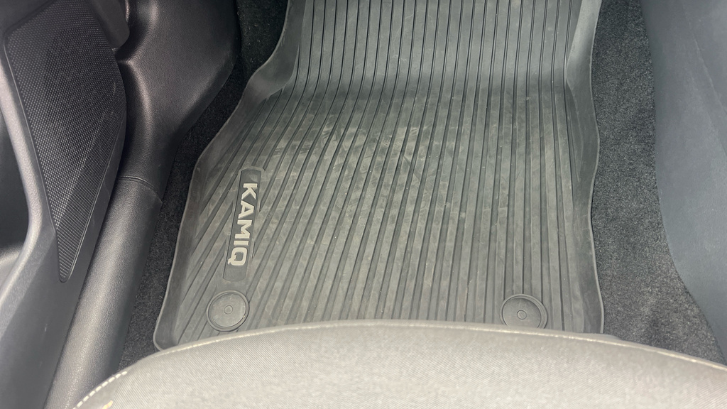 Skoda Kamiq Se Silver #52