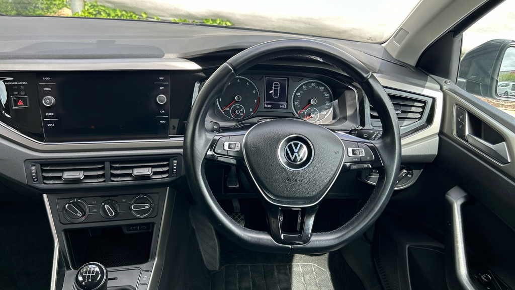 Volkswagen Polo Active Black #29