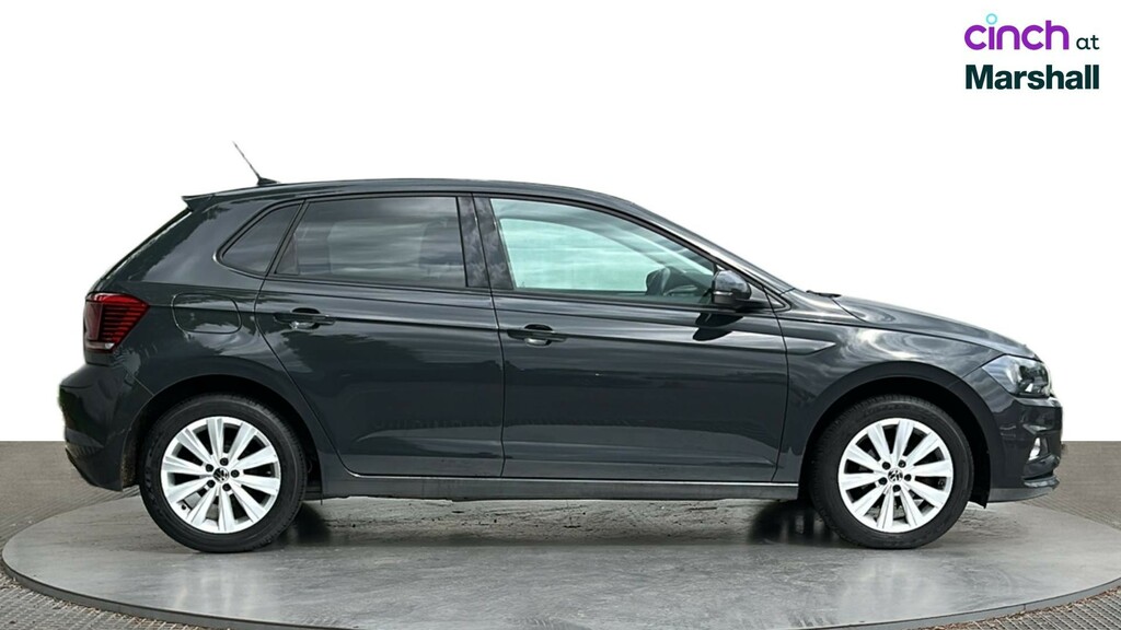Volkswagen Polo Active Black #2