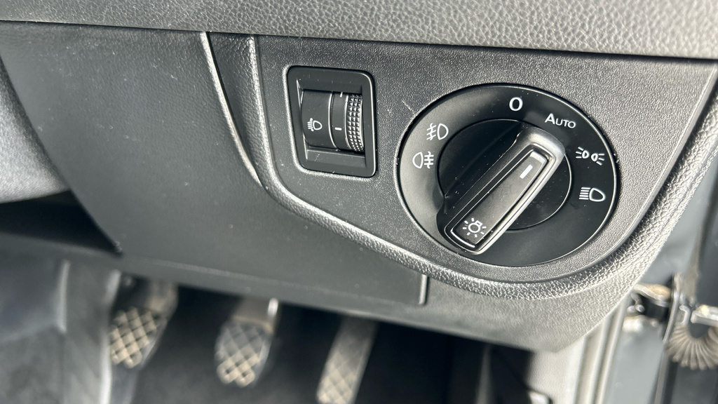 Volkswagen Polo Active Black #50