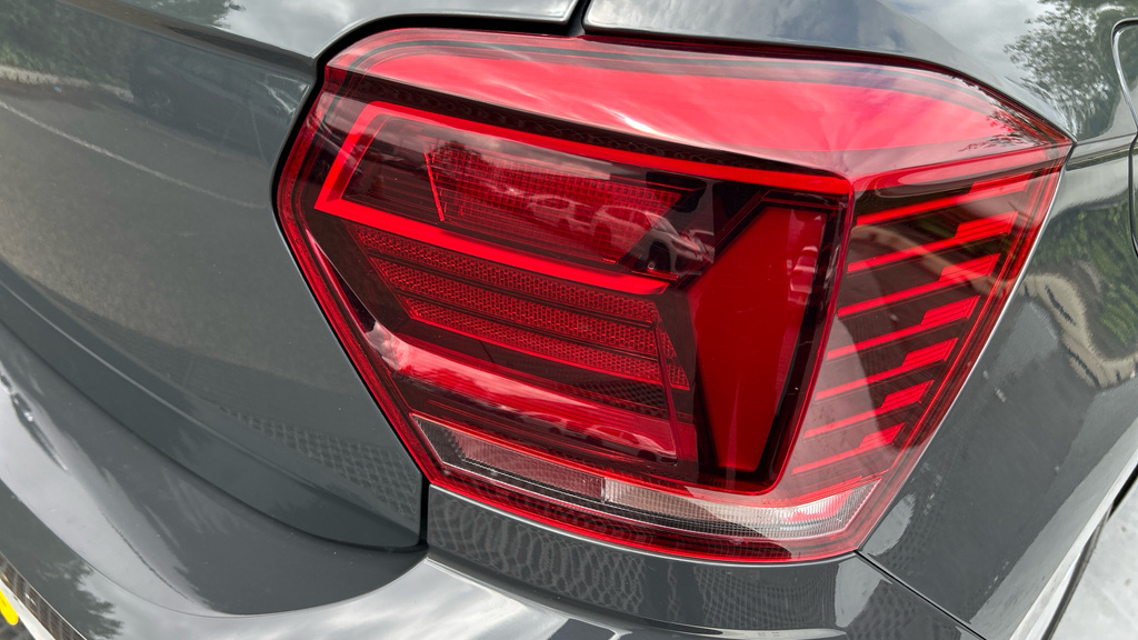Volkswagen Polo Active Black #43