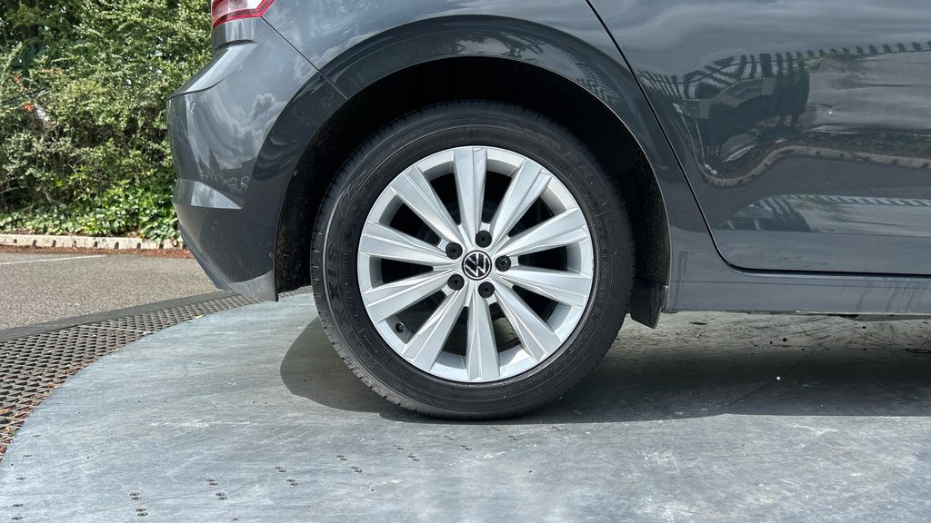 Volkswagen Polo Active Black #19