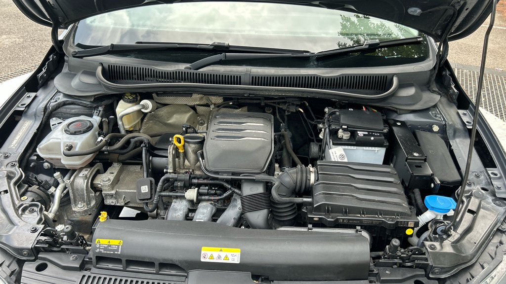Volkswagen Polo Active Black #16