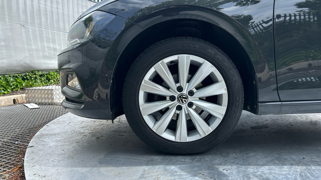 Volkswagen Polo Active Black #17
