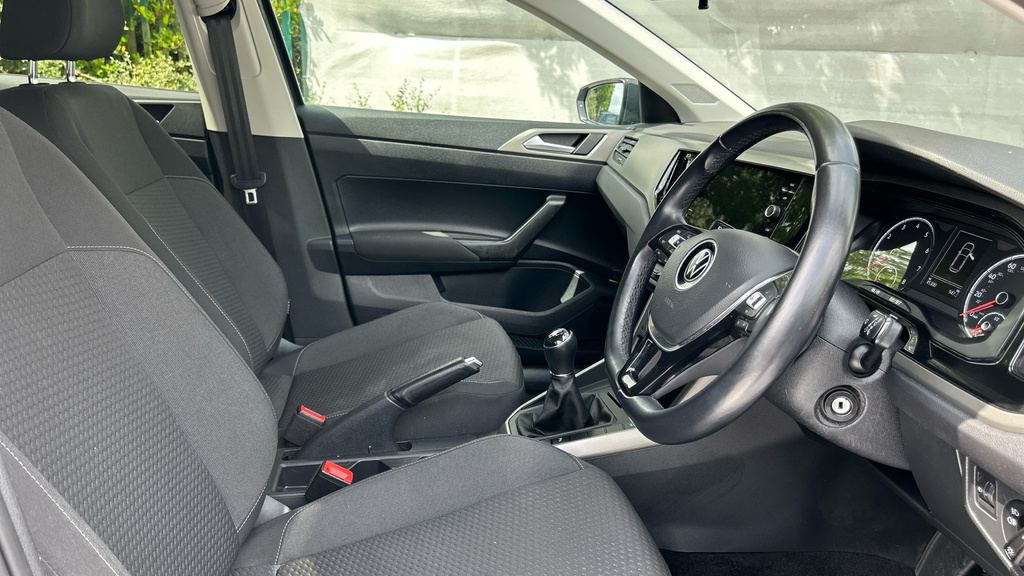 Volkswagen Polo Active Black #28