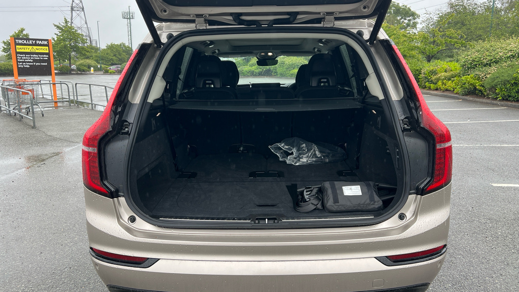 Volvo XC90 Ultra Bright Blue #15