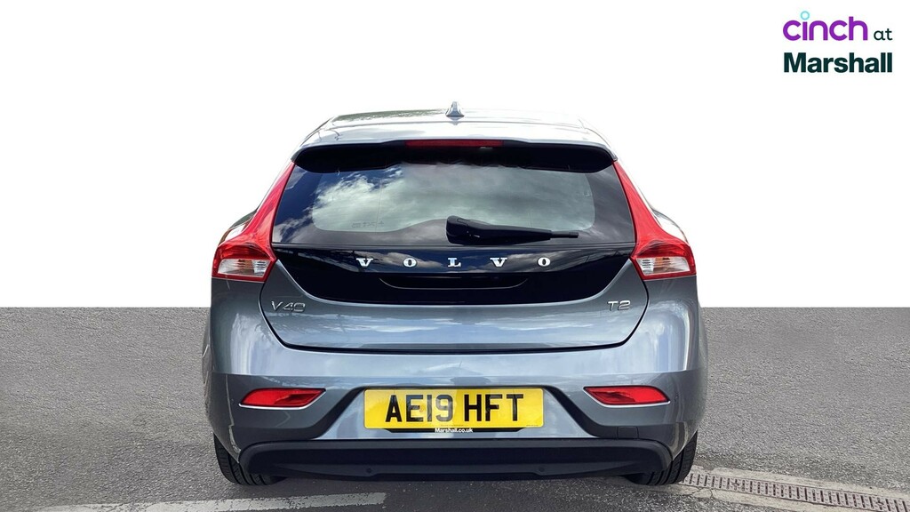 Volvo V40 2.0 T2 R-design Edition Hatchback Black #4