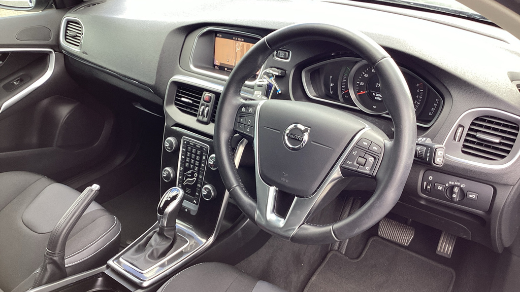 Volvo V40 2.0 T2 R-design Edition Hatchback Black #9
