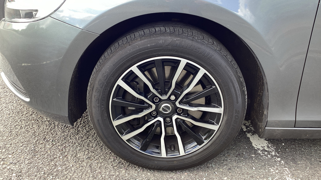 Volvo V40 2.0 T2 R-design Edition Hatchback Black #19