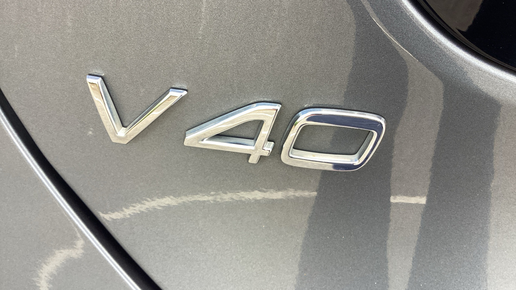 Volvo V40 2.0 T2 R-design Edition Hatchback Black #61