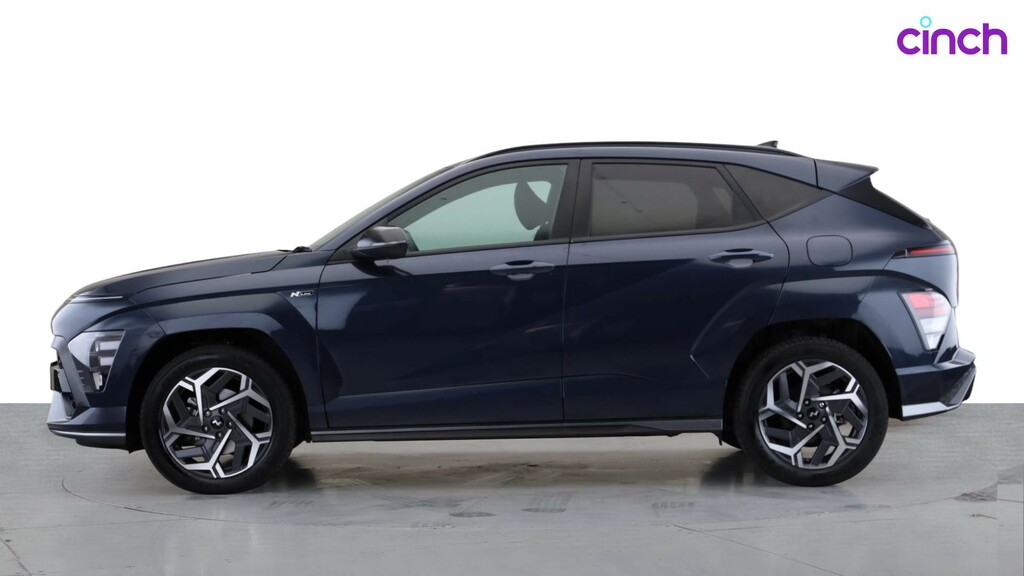 Hyundai Kona Advance White #10