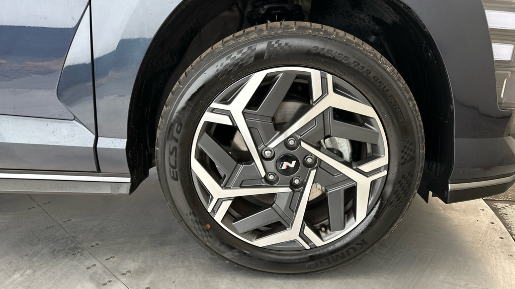 Hyundai Kona Advance White #31