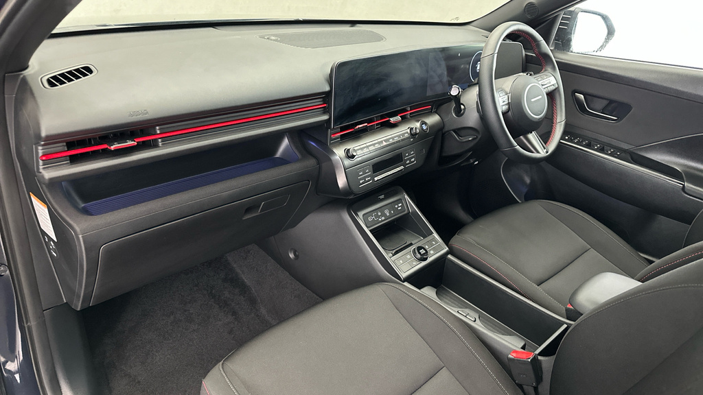 Hyundai Kona Advance White #14