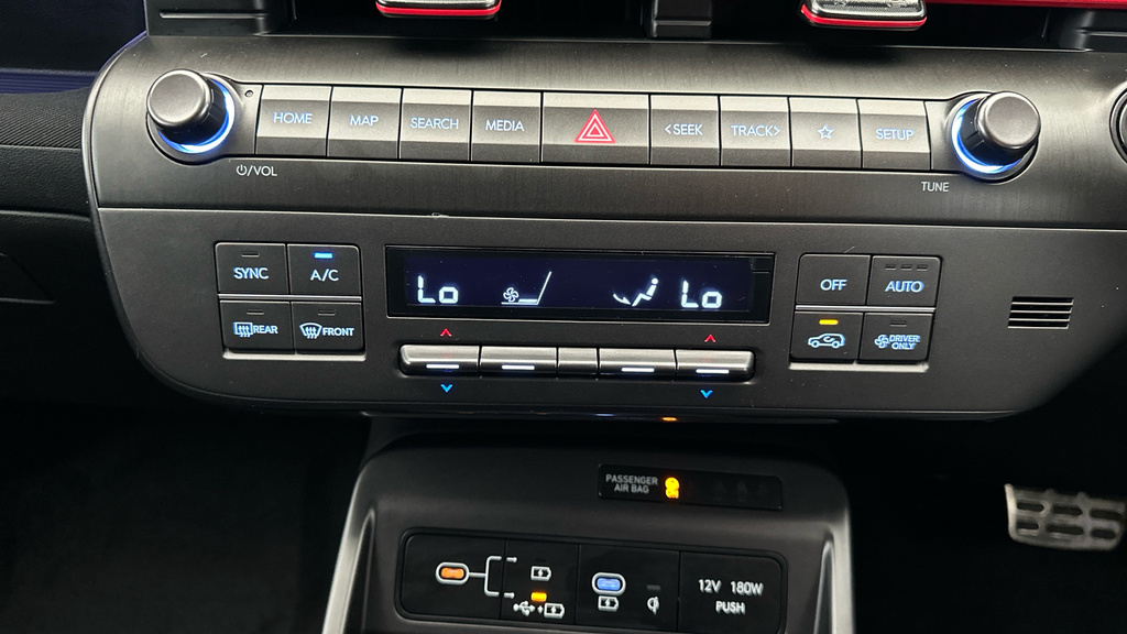 Hyundai Kona Advance White #20