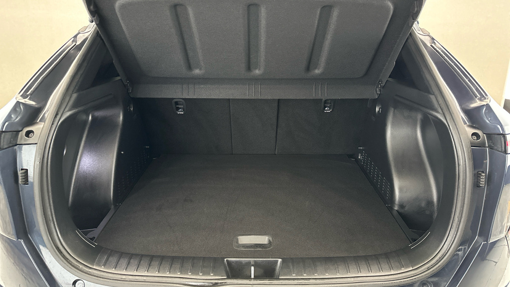 Hyundai Kona Advance White #26