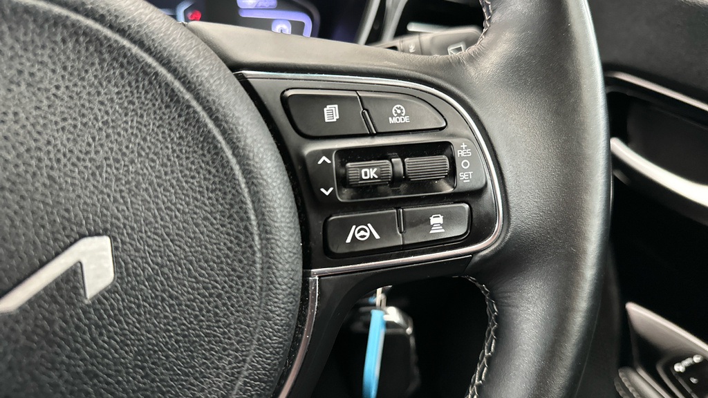 Kia Niro 64.8Kwh 4 White #18