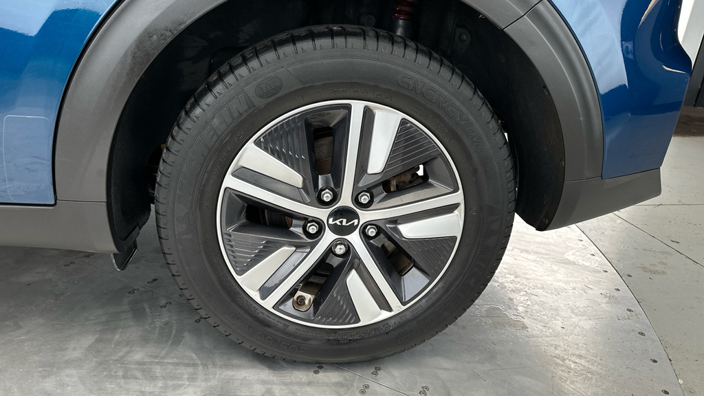 Kia Niro 64.8Kwh 4 White #28