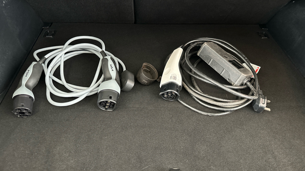 Kia Niro 64.8Kwh 4 White #32
