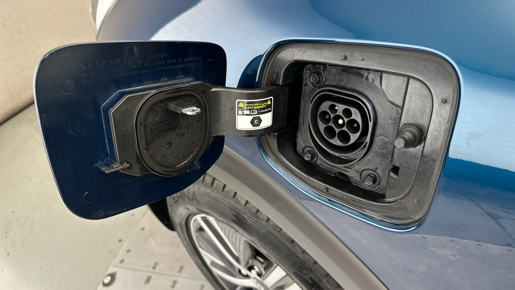 Kia Niro 64.8Kwh 4 White #8