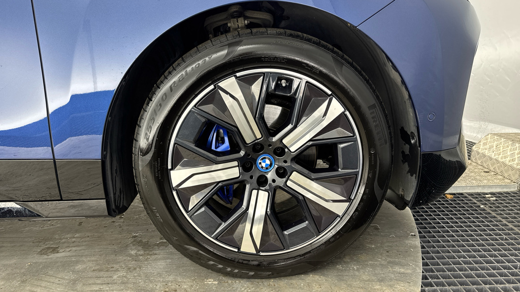 BMW iX 240Kw Xdrive40 M Sport 76.6Kwh 22Kwch Blue #18