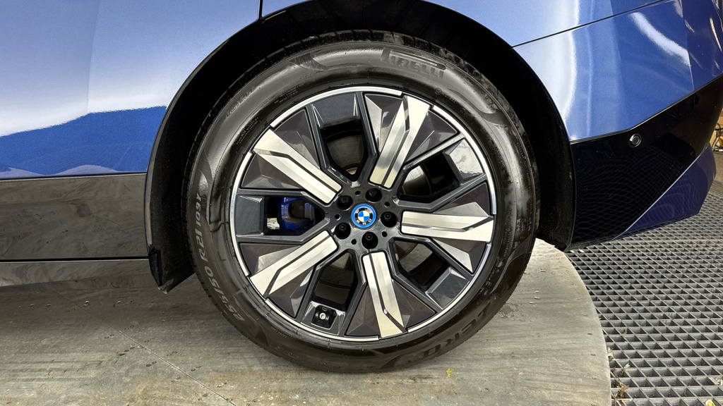 BMW iX 240Kw Xdrive40 M Sport 76.6Kwh 22Kwch Blue #20