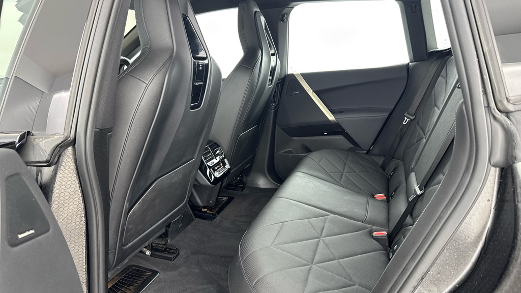 BMW iX 240Kw Xdrive40 M Sport 76.6Kwh 22Kwch Blue #14