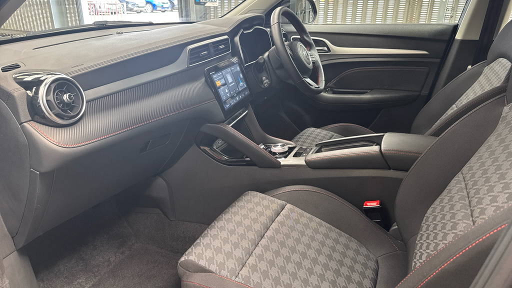 MG ZS 1.0T Gdi Exclusive Dct Silver #10