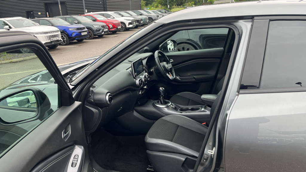 Nissan Juke N-connecta Grey #10