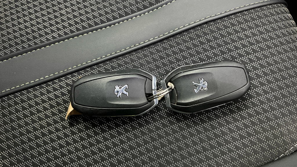 Peugeot e-2008 Gt Line Black #34