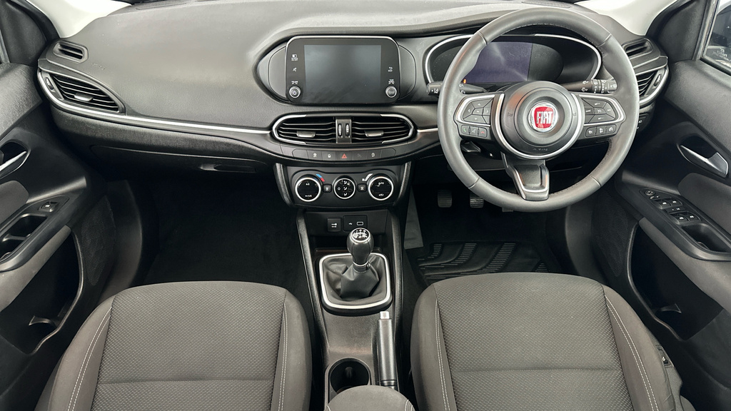 Fiat Tipo 1.0 Life Black #15