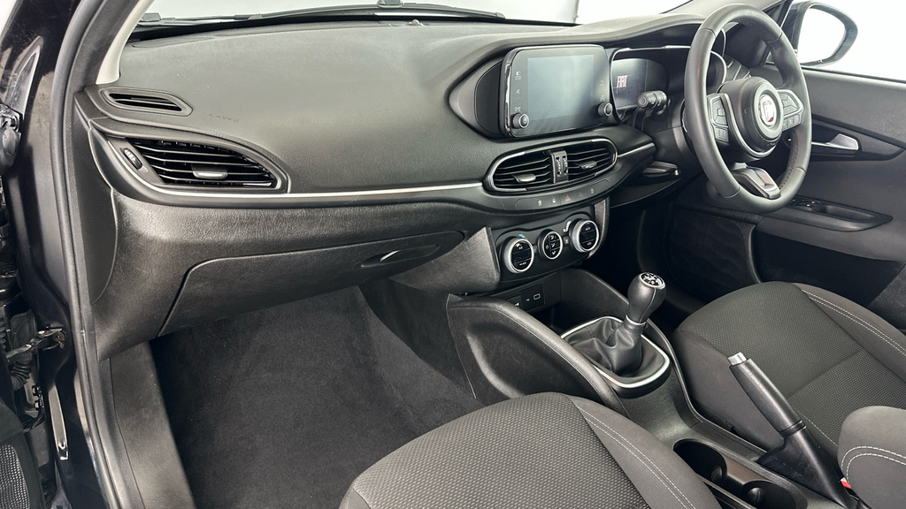 Fiat Tipo 1.0 Life Black #12