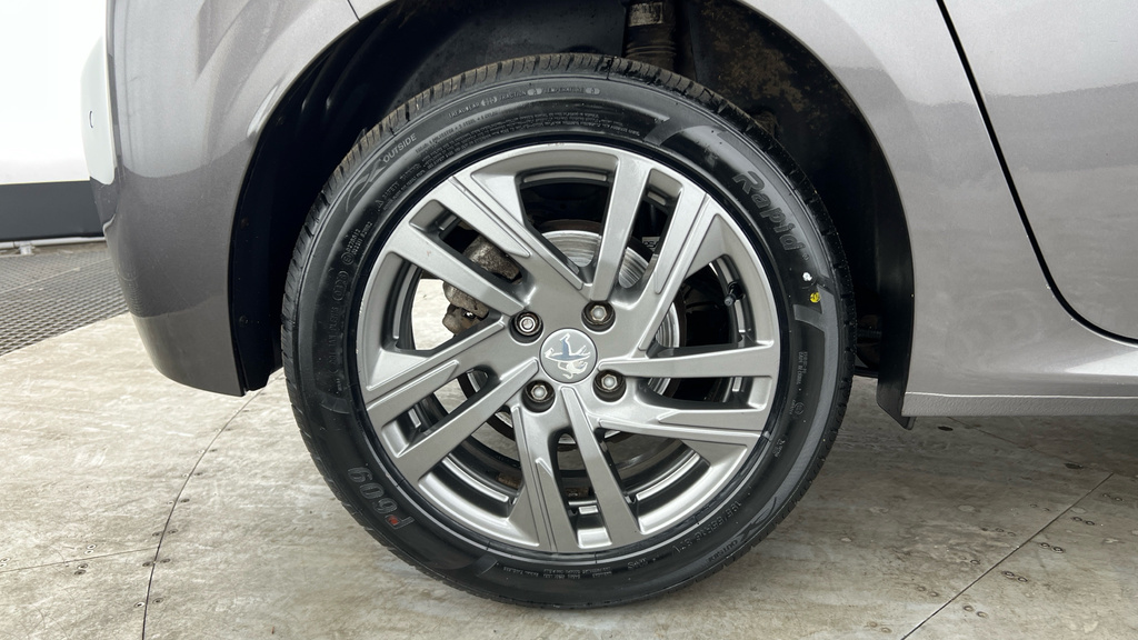 Peugeot 208 Hatchback Black #27