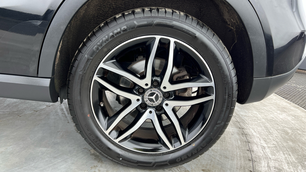 Mercedes-Benz GLA Class Amg Line Edition Black #24