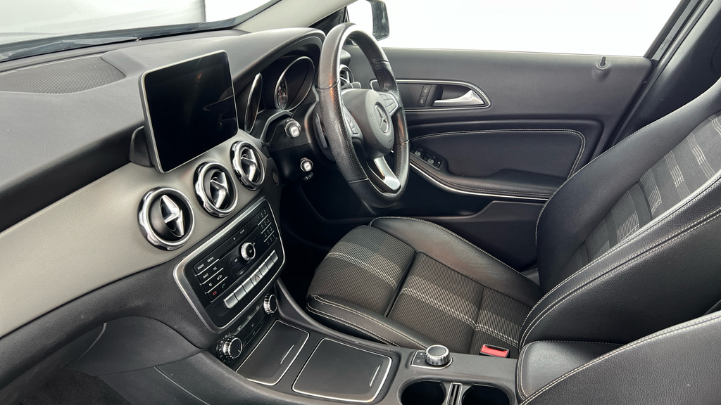 Mercedes-Benz GLA Class Amg Line Edition Black #30