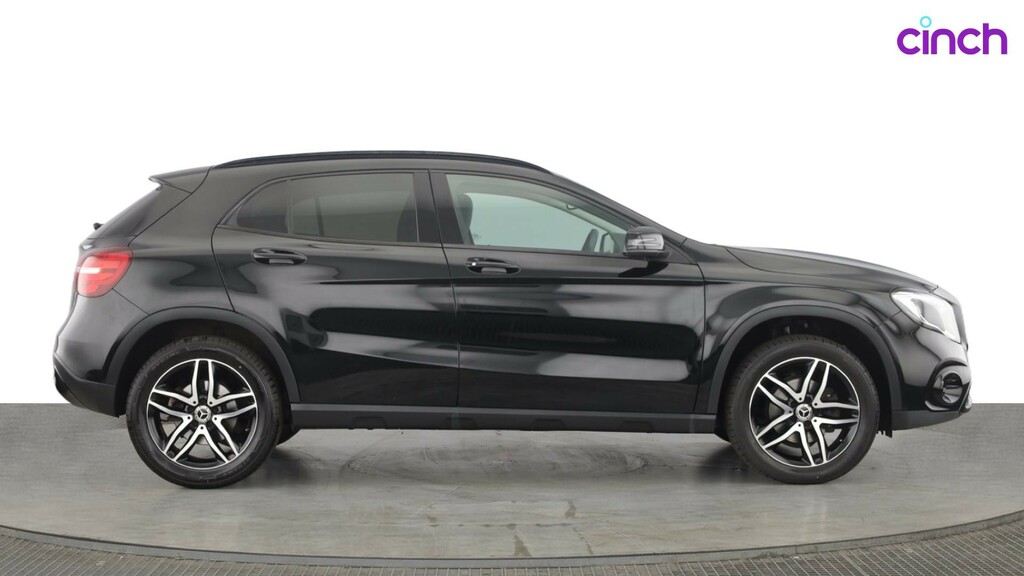 Mercedes-Benz GLA Class Amg Line Edition Black #2