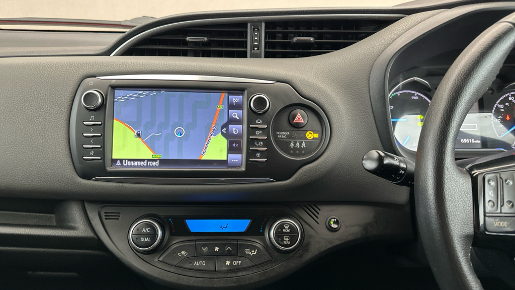 Toyota Yaris Hatchback Blue #19