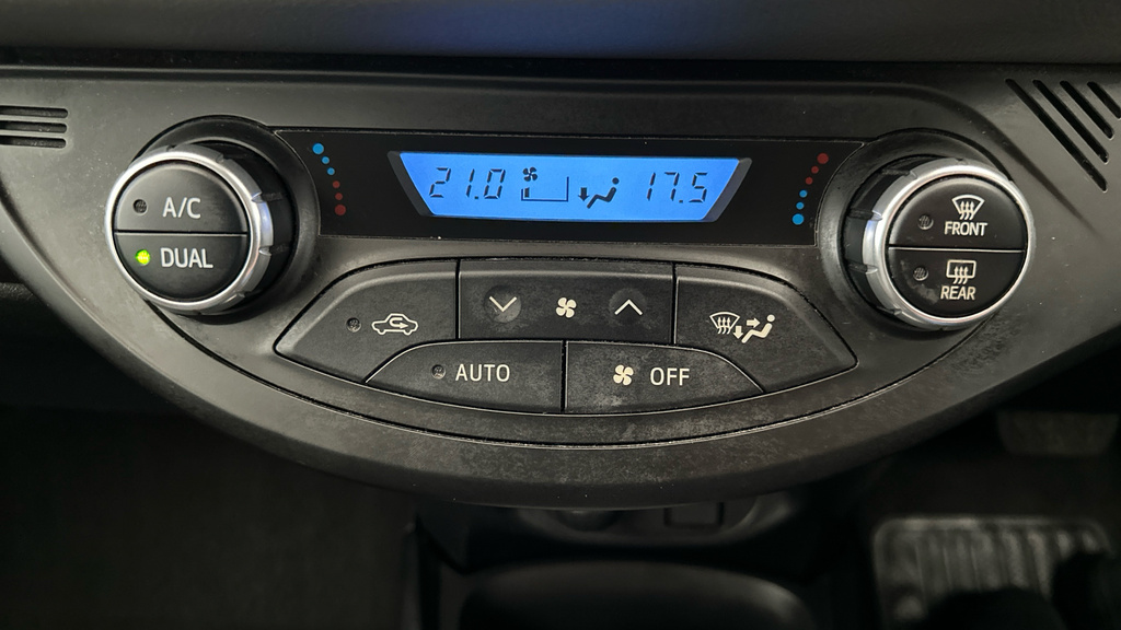 Toyota Yaris Hatchback Blue #17