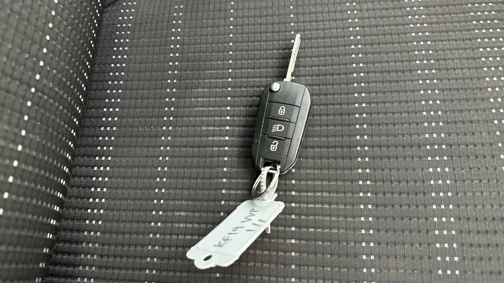 Peugeot 2008 Gt Line Grey #30