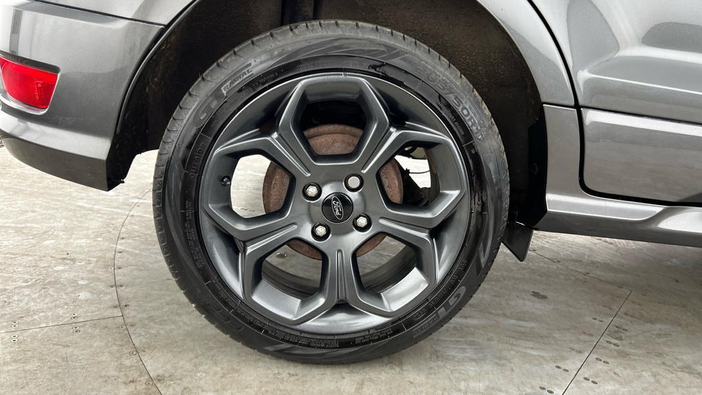 Ford Ecosport White #22