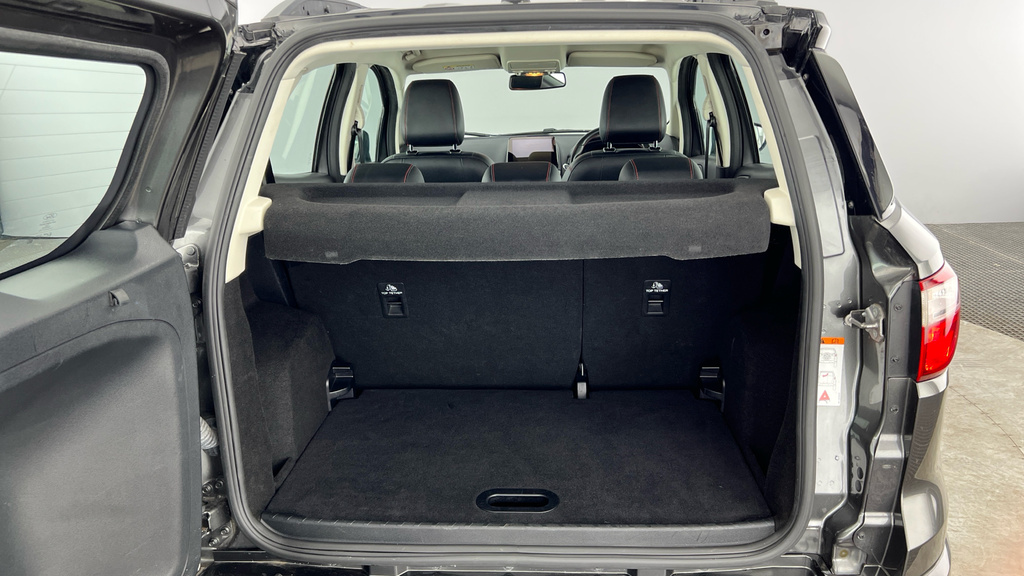 Ford Ecosport White #18
