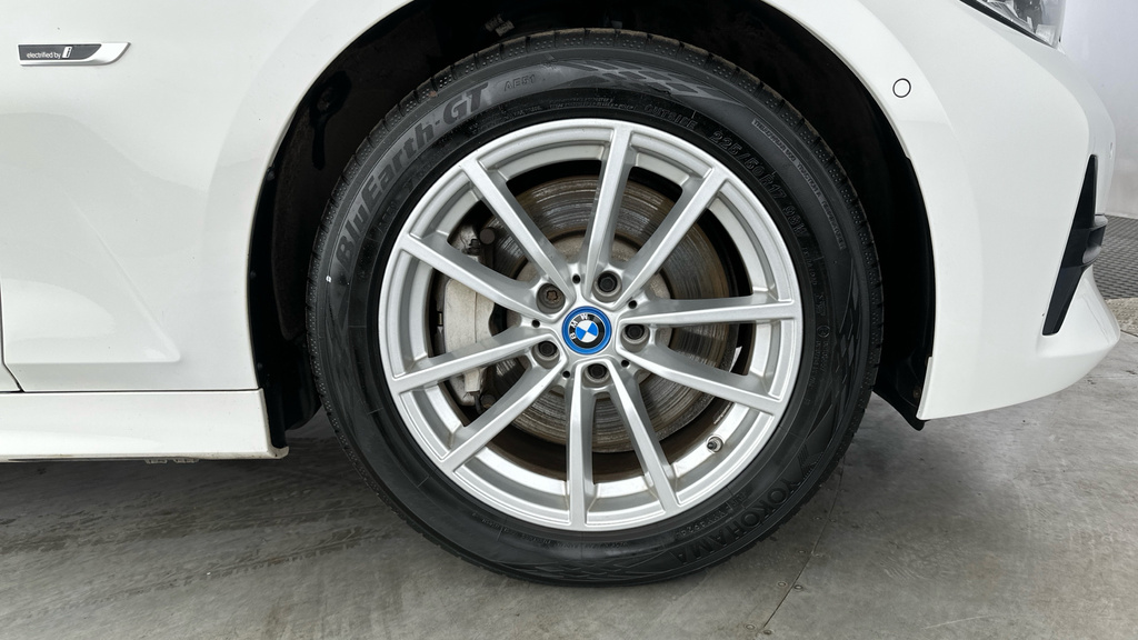 BMW 3 Series 3 Series 330E Se Pro Step Red #32