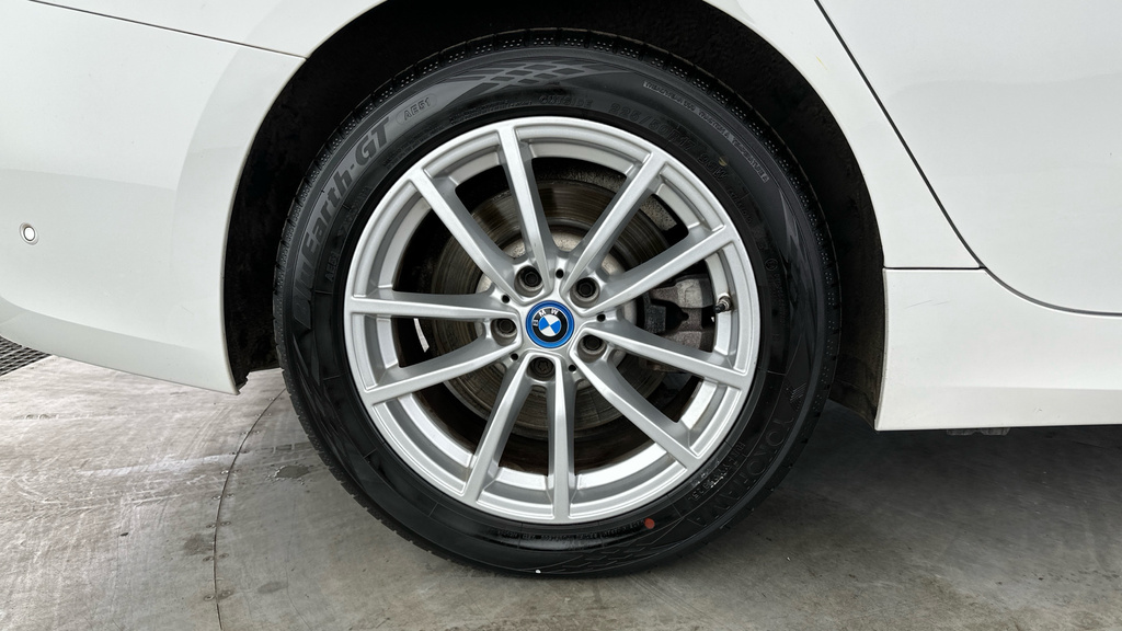 BMW 3 Series 3 Series 330E Se Pro Step Red #31